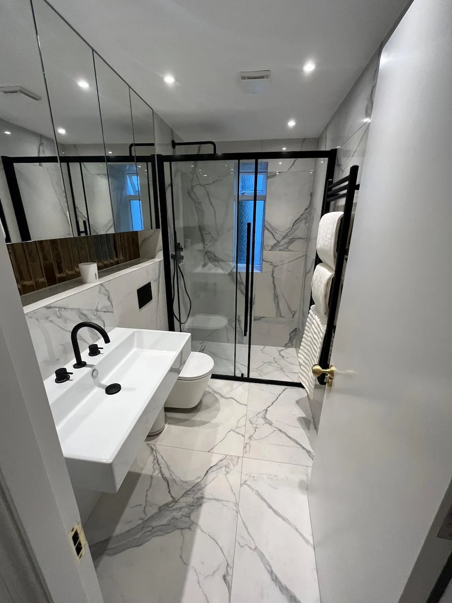 Luxury walk-in shower installation in Newark by Sumskas Building